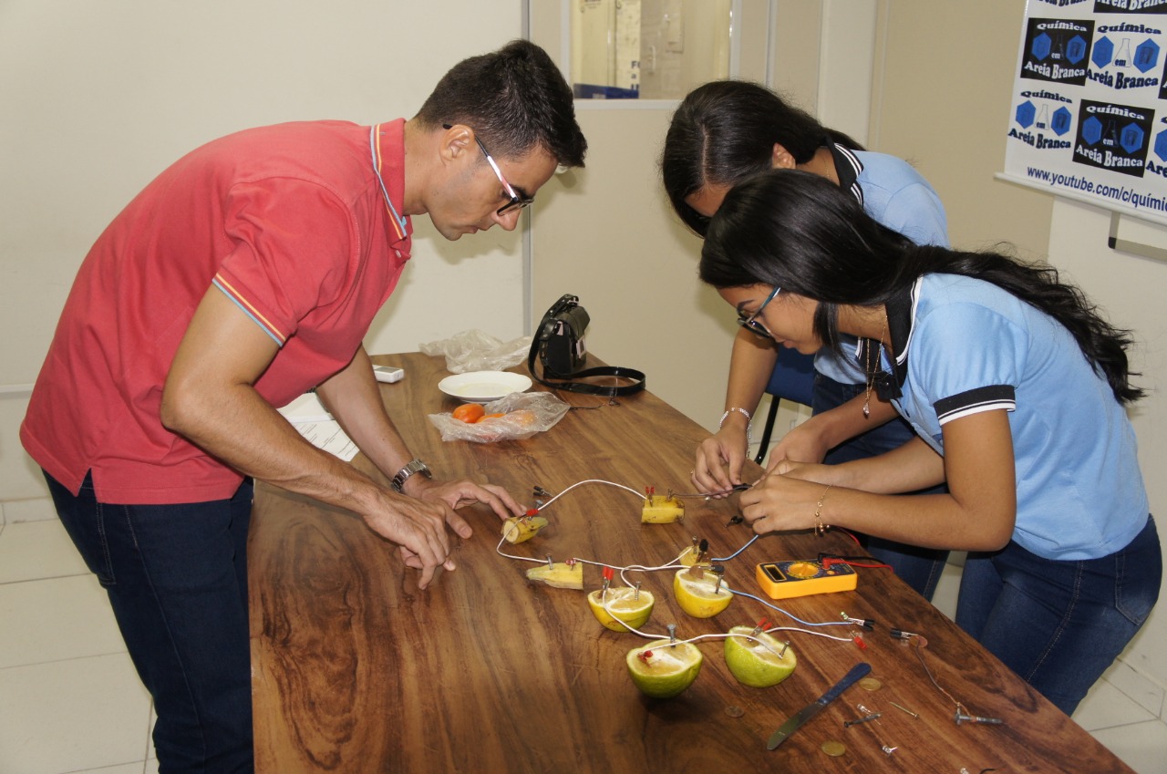 Pesquisa utiliza material alternativo para produção de energia e incentiva interesse em alunos da rede estadual