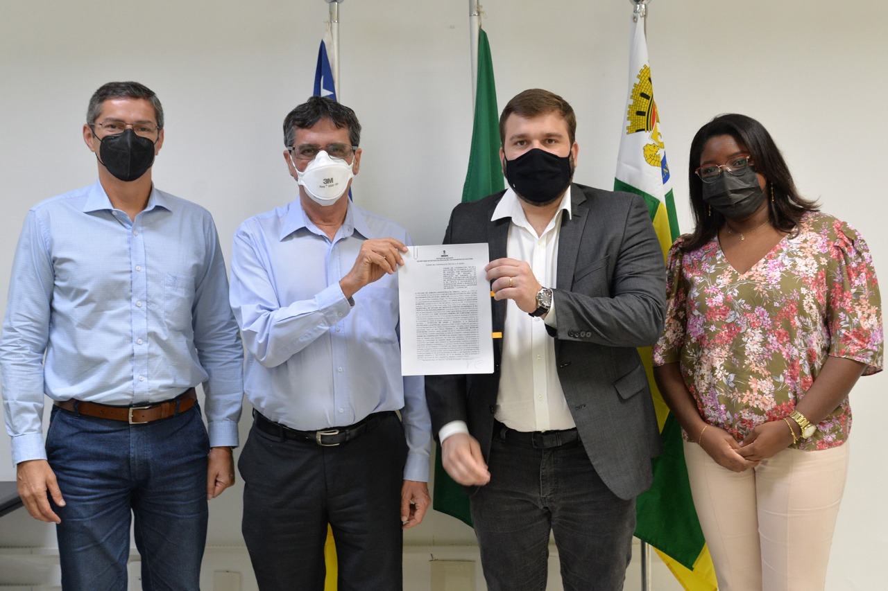 Governo anuncia conjunto de investimentos para apoio a tecnologia e inovação na rede estadual de ensino